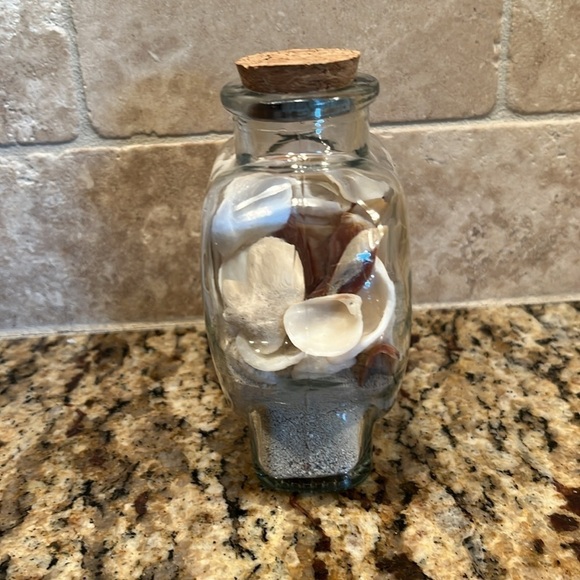 ๐ Decorative Sea Shells and Sand Art in Adorable Glass Heart with Cork Lid - Picture 5 of 10
